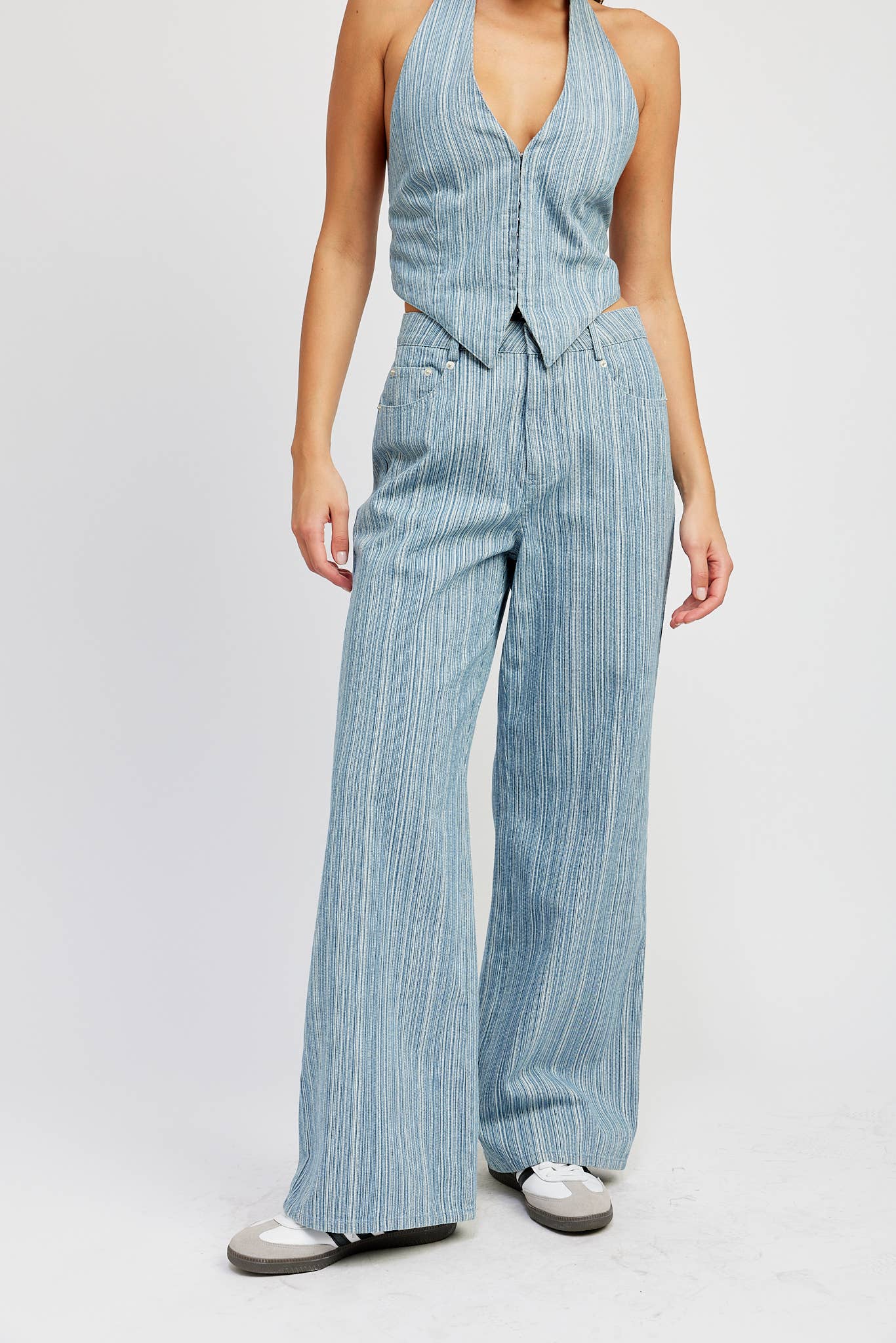 Mid-rise wide leg pants