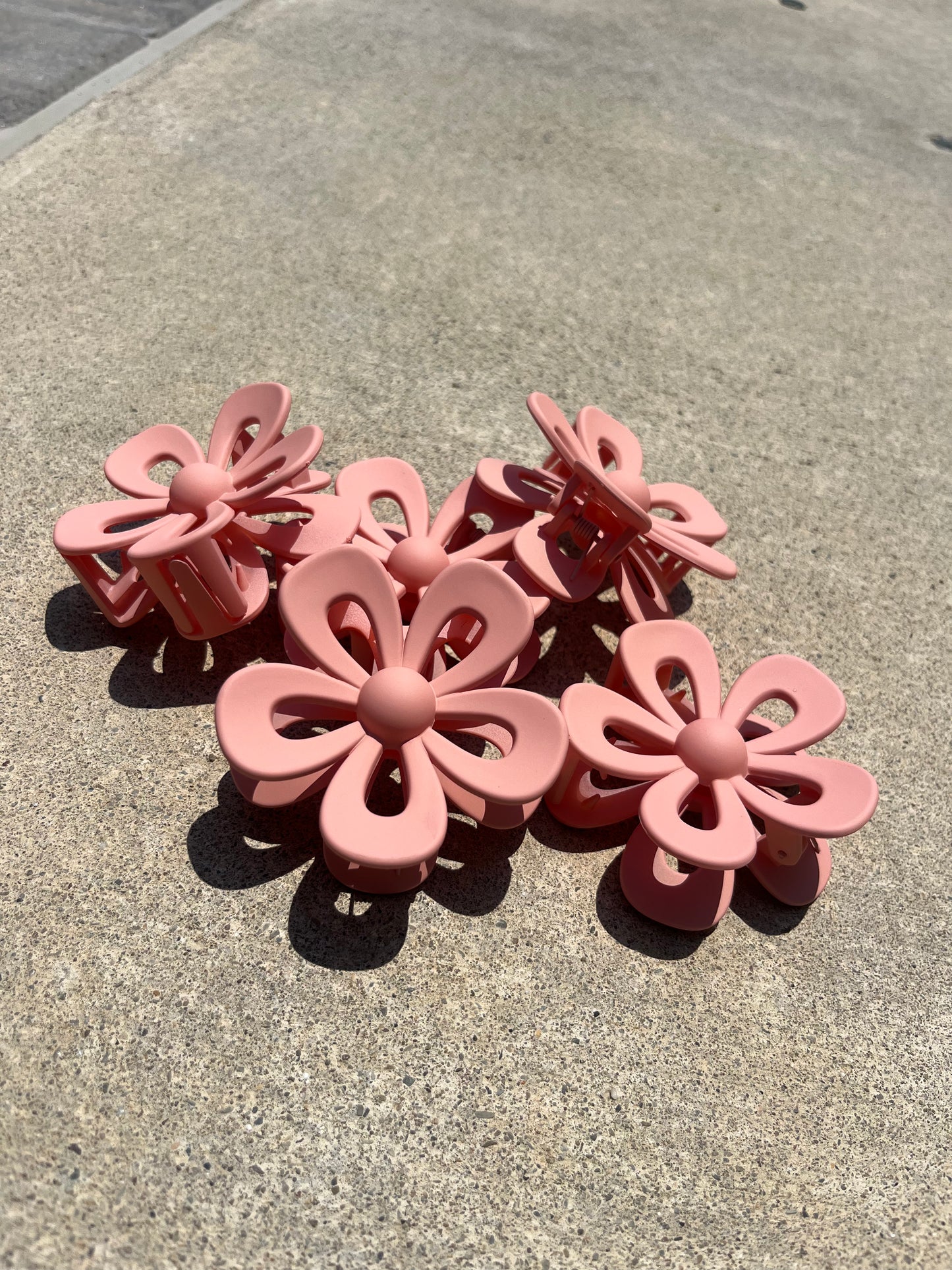 Pink flower claw clip