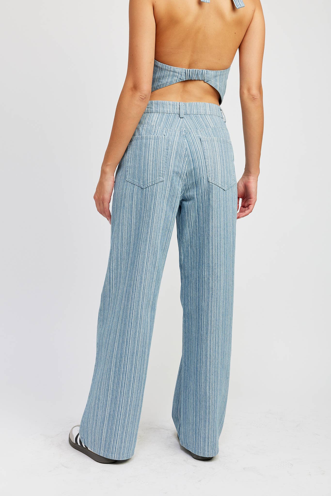 Mid-rise wide leg pants