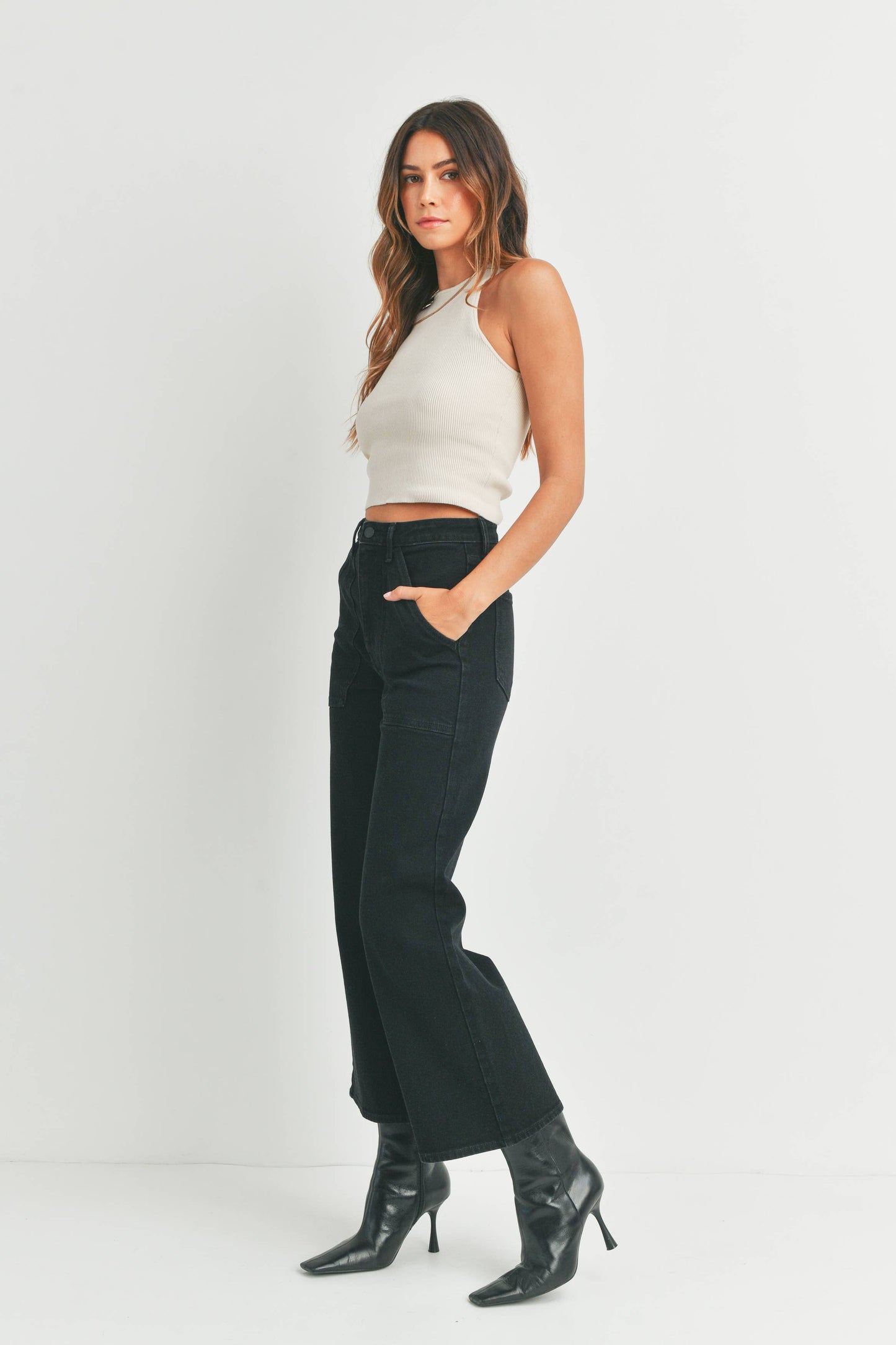 Cargo Pocket Wide Leg Jean